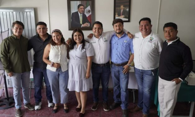 GOBIERNO ESTATAL ACERCA MÁS OPORTUNIDADES A LAS JUVENTUDES DE LA REGIÓN MEDIA