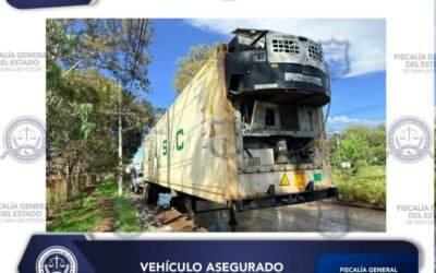 PDI ASEGURA PORTA REMOLQUE CON REPORTE DE ROBO EN LA CAPITAL DE SLP