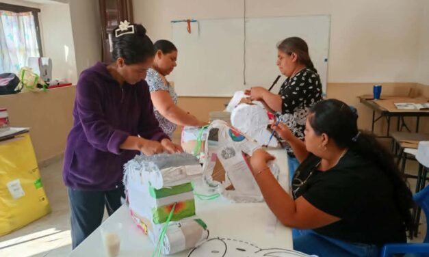 GOBIERNO ESTATAL ACERCA CAPACITACIÓN A TRAVÉS DE UNIDAD MÓVIL