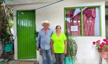 GOBIERNO DEL ESTADO ENTREGA 62 CUARTOS DORMITORIO EN ALAQUINES