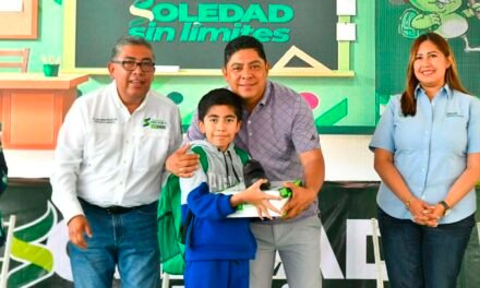 EL GOBERNADOR RICARDO GALLARDO INICIA ENTREGA DE APOYOS ESCOLARES 2026 EN SOLEDAD