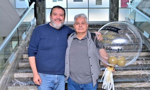 FISCALÍA POTOSINA RECONOCE LA TRAYECTORIA DE DOS SERVIDORES PÚBLICOS EN SU JUBILACIÓN