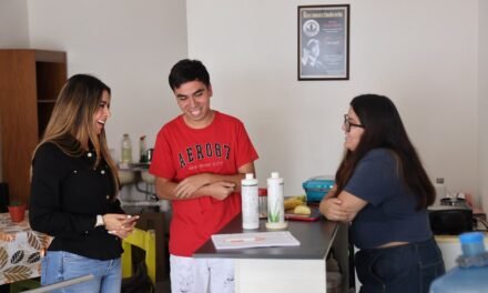 RUTH GONZÁLEZ ATIENDE Y GESTIONA NECESIDADES DE FAMILIAS EN COLONIAS DE LA CAPITAL