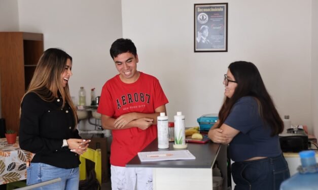 RUTH GONZÁLEZ ATIENDE Y GESTIONA NECESIDADES DE FAMILIAS EN COLONIAS DE LA CAPITAL