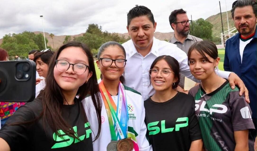 RICARDO GALLARDO SE UBICA EN PRIMER LUGAR NACIONAL DE APROBACIÓN: MITOFSKY