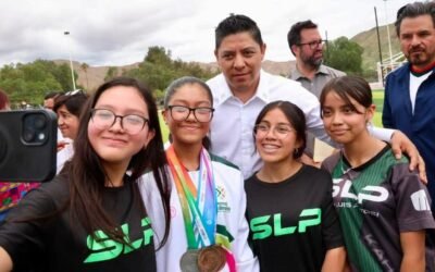 RICARDO GALLARDO SE UBICA EN PRIMER LUGAR NACIONAL DE APROBACIÓN: MITOFSKY