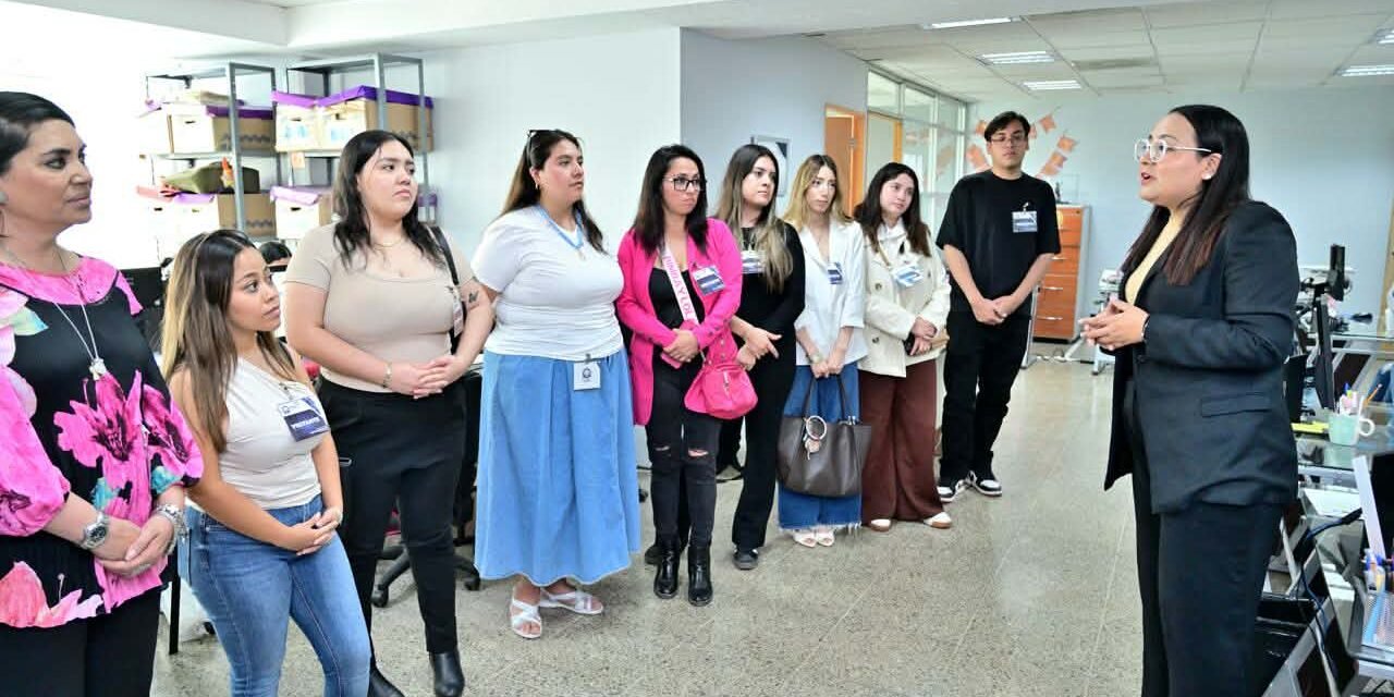 FISCALÍA POTOSINA BRINDÓ RECORRIDO INSTITUCIONAL A ESTUDIANTES DE DERECHO