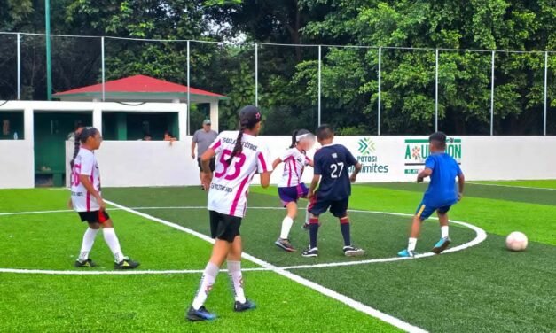 REHABILITACIÓN DE LA UNIDAD DEPORTIVA YA ES DISFRUTADA POR LAS FAMILIAS DE AQUISMÓN
