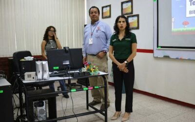 NIÑAS Y ADOLESCENTES APRENDEN PROGRAMACIÓN EN EL CURSO DE VERANO TECNOLOCHICAS