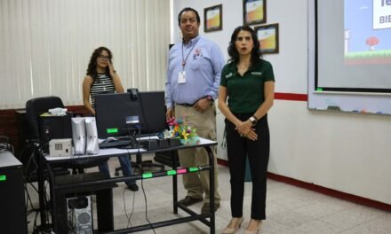 NIÑAS Y ADOLESCENTES APRENDEN PROGRAMACIÓN EN EL CURSO DE VERANO TECNOLOCHICAS