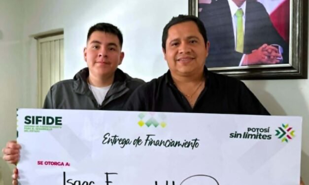 GOBIERNO DEL ESTADO APOYA CON INSCRIPCIÓN Y TITULACIÓN A UNIVERSITARIOS