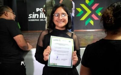 JÓVENES POTOSINOS APRENDEN A CONDUCIR CON SEGURIDAD