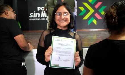 JÓVENES POTOSINOS APRENDEN A CONDUCIR CON SEGURIDAD