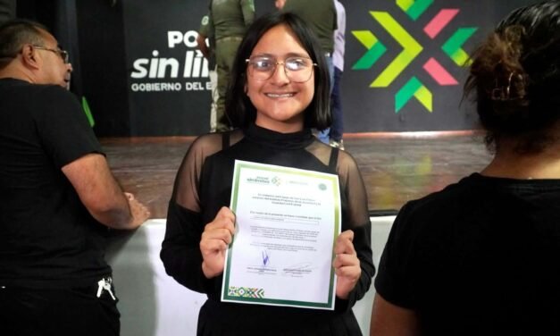 JÓVENES POTOSINOS APRENDEN A CONDUCIR CON SEGURIDAD