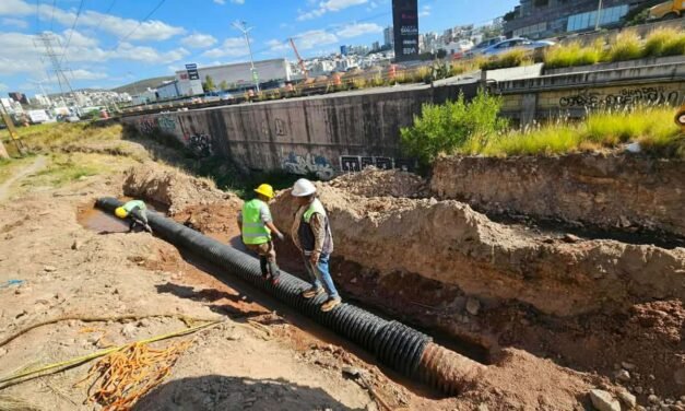 SEDUVOP CONCLUYE REPARACIÓN DE DRENAJE DURANTE OBRAS EN GLORIETA DE LA FAMILIA