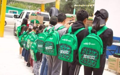 ÚTILES ESCOLARES LLEGARÁN A LAS CUATRO REGIONES
