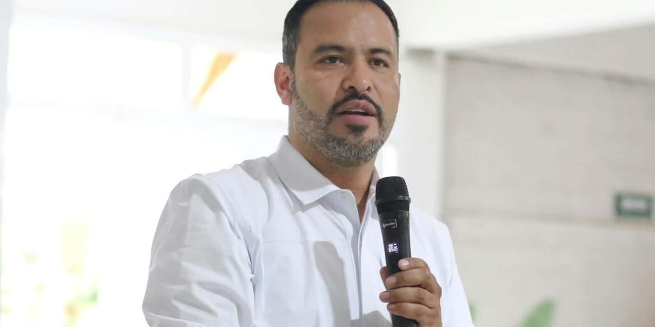 PVEM ACUSA A ENRIQUE GALINDO DE USAR SU INFORME COMO PLATAFORMA RUMBO A 2027 Y LE EXIGE LICENCIA