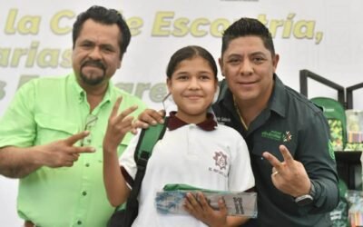 GOBIERNO DEL ESTADO GARANTIZA APOYOS PARA QUE ESTUDIANTES CONTINÚEN SU PREPARACIÓN