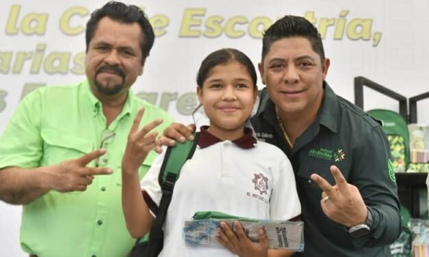GOBIERNO DEL ESTADO GARANTIZA APOYOS PARA QUE ESTUDIANTES CONTINÚEN SU PREPARACIÓN