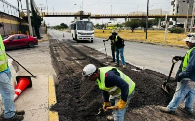 SEDUVOP MANTIENE EN MARCHA NIVELACIÓN EN LATERAL DE LA CARRETERA 57