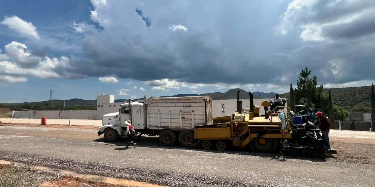 AVANZA NUEVA CARRETERA A VILLA DE ZARAGOZA; RICARDO GALLARDO DEJA ATRÁS DÉCADAS DE REZAGO