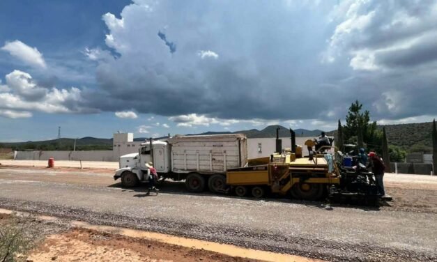 AVANZA NUEVA CARRETERA A VILLA DE ZARAGOZA; RICARDO GALLARDO DEJA ATRÁS DÉCADAS DE REZAGO