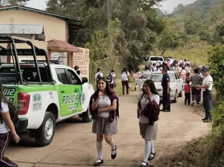 SEGURIDAD PÚBLICA Y TRÁNSITO MUNICIPAL DE XILITLA ARRANCO OPERATIVO JUVENTUD