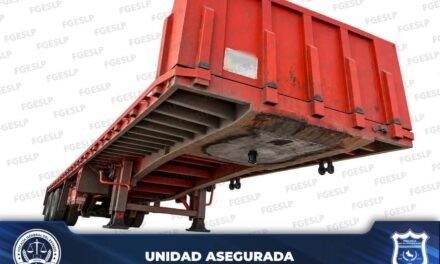 POLICÍA DE INVESTIGACIÓN ASEGURA PLATAFORMA DE CARGA CON REPORTE DE ROBO