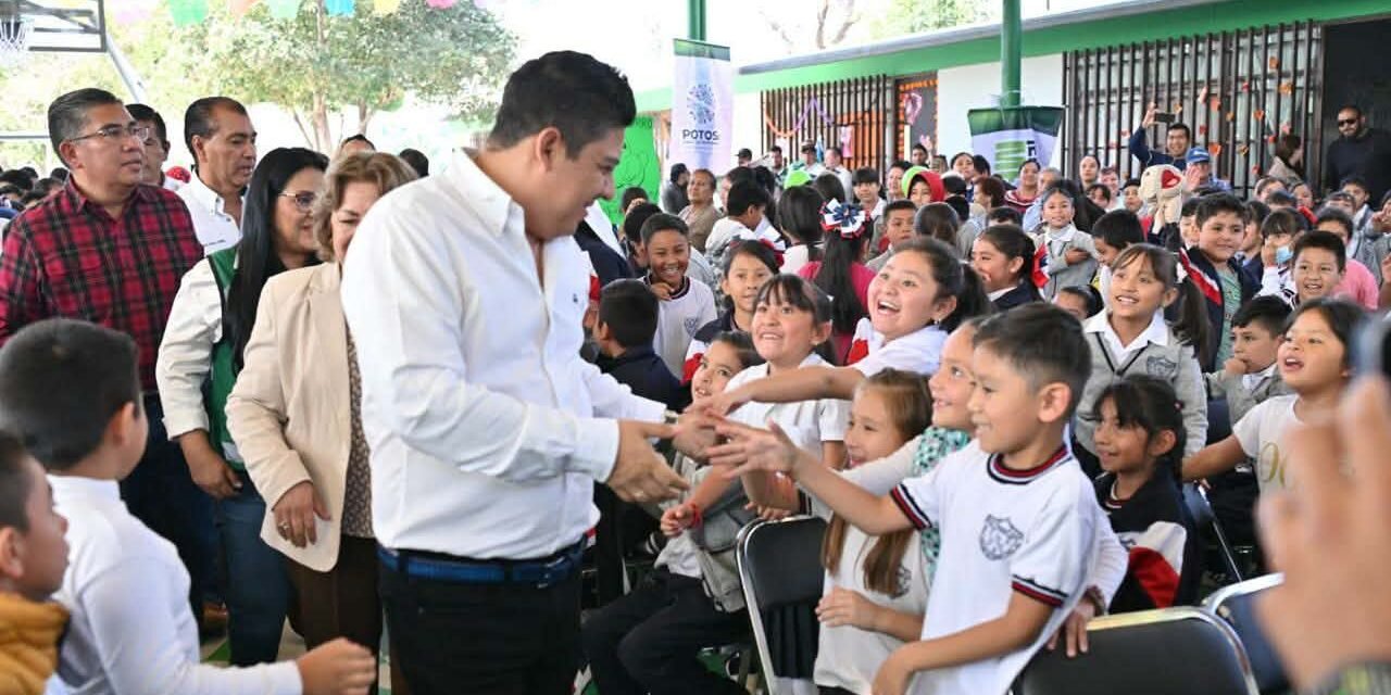 EL GOBERNADOR RICARDO GALLARDO PRESENTARÁ UNA INICIATIVA PARA REGULAR USO DE CELULARES Y PANTALLAS EN ESCUELAS