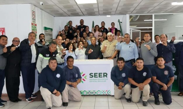 COMUNIDAD EDUCATIVA ENTREGA MÁS DE 2.1 MDP A BOMBEROS Y ARRANCA NUEVA COLECTA