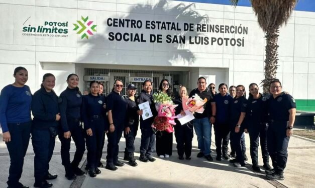 GOBIERNO ESTATAL RECONOCE CASI 30 AÑOS DE SERVICIO DE PERSONAL PENITENCIARIO