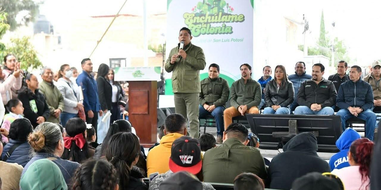 EL GOBERNADOR RICARDO GALLARDO LLEVA ENCHÚLAME LA COLONIA AL BARRIO LOS VERGELES