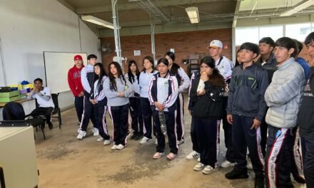 UNIVERSIDAD INTERCULTURAL ACERCA LA ROBÓTICA INDUSTRIAL A ESTUDIANTES