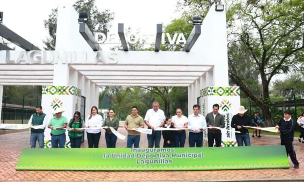 EL GOBERNADOR RICARDO GALLARDO CUMPLE Y ENTREGA NUEVA UNIDAD DEPORTIVA A LAS FAMILIAS DE LAGUNILLAS