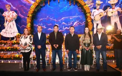 EL GOBERNADOR RICARDO GALLARDO INAUGURA MONUMENTAL ALTAR DE MUERTOS EN PALACIO DE GOBIERNO